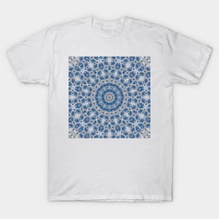 Blue and white abstract pattern background T-Shirt